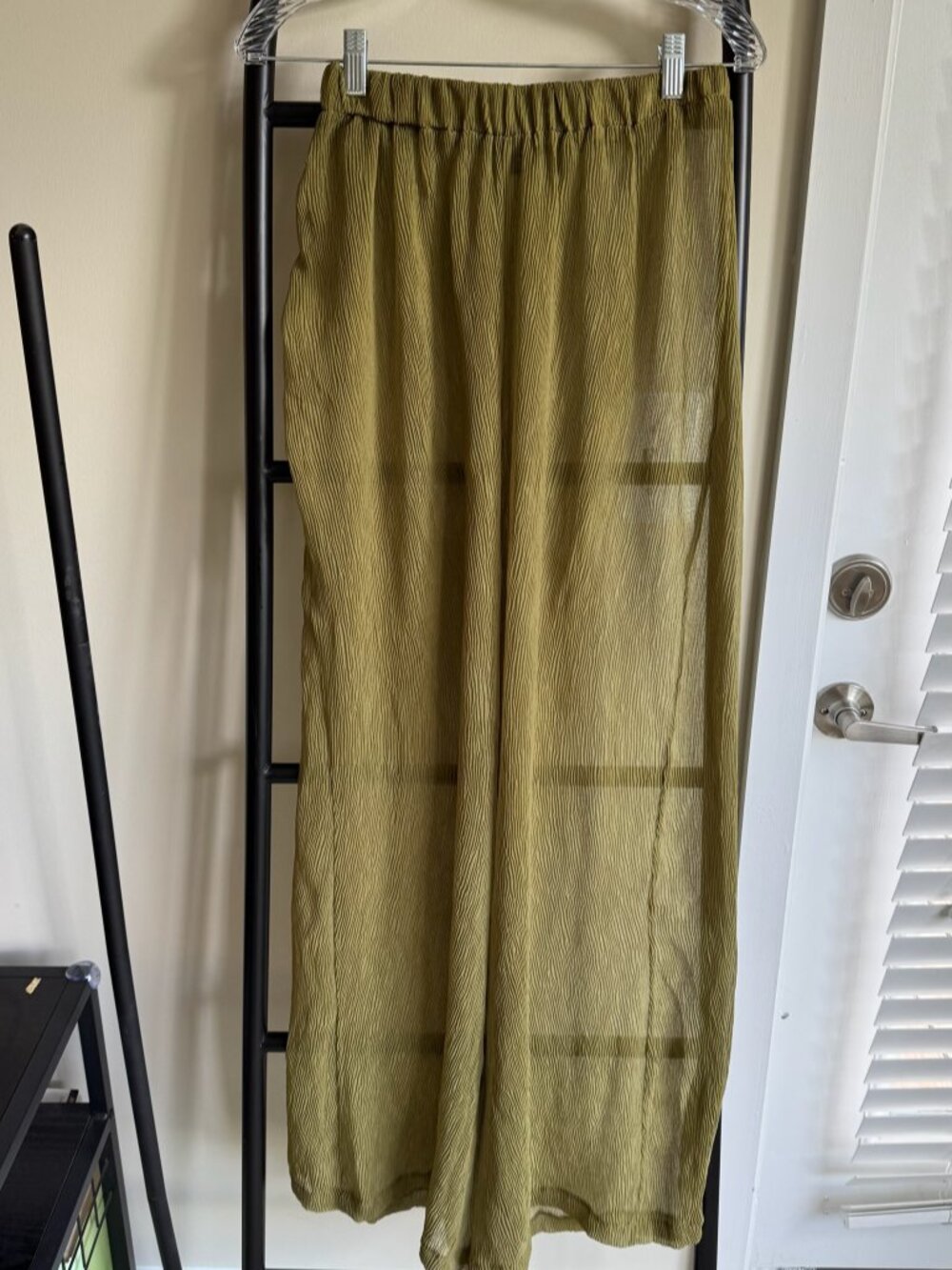 Nasty Gal Sheer Olive Plisse Beach Cover-Up Set Size 4 - Picture 7 of 7